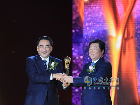 濰柴董事長(zhǎng)譚旭光再度榮膺CCTV中國(guó)經(jīng)濟(jì)年度人物