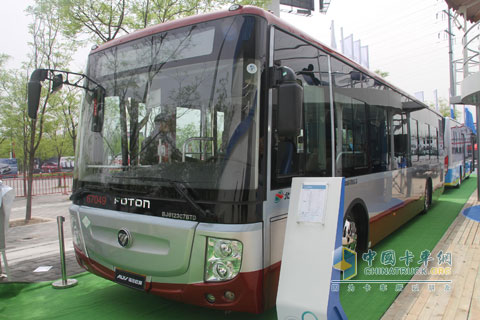 型號為BJ6123C7BTD的福田公交車配置了艾里遜變速箱和液力天然氣（LNG）發(fā)動機(jī)