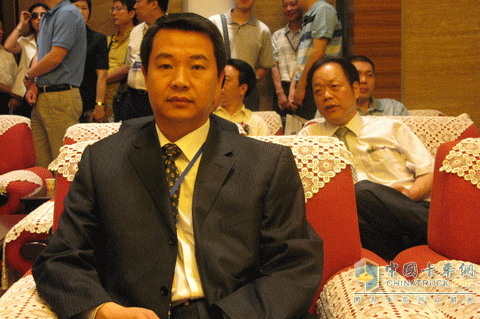 與會(huì)政府及汽車界領(lǐng)導(dǎo)