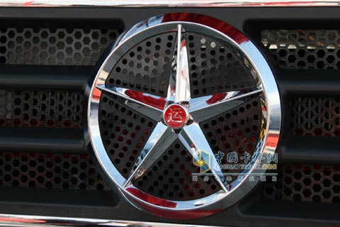 2010北京車(chē)展大運(yùn)CGC4180牽引車(chē)