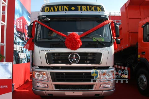 2010北京車展大運CGC4251牽引車