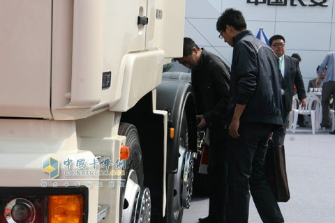 2010北京車展長(zhǎng)安重汽客觀關(guān)注