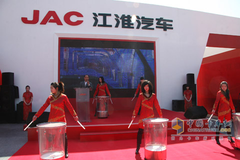 2010北京車展江淮汽車現(xiàn)場表演
