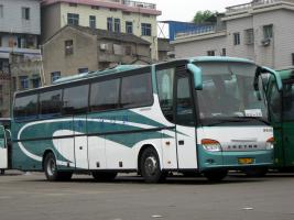 參加艾里遜自動檔中國重汽礦用車試駕的用戶及領導合影