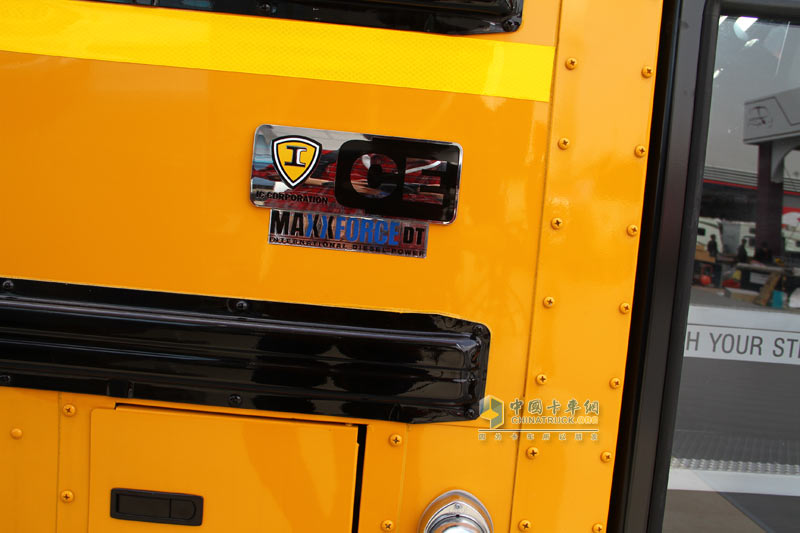 [上海車展]納威司達(dá)攜經(jīng)典長(zhǎng)頭車與校車參展上海車展