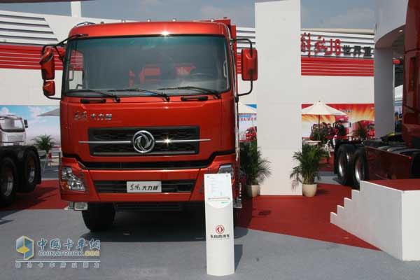 [上海車展]東風(fēng)天龍新長(zhǎng)頭車驚艷上海車展