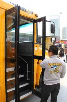 [上海車展]納威司達(dá)攜經(jīng)典長(zhǎng)頭車與校車參展上海車展