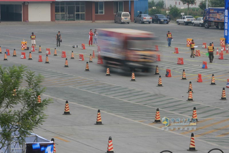 東風柳汽乘龍汽車杯首屆全國中卡極限挑戰(zhàn)賽--鄭州站