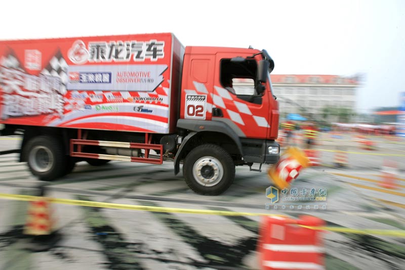 東風柳汽乘龍汽車杯首屆全國中卡極限挑戰(zhàn)賽--鄭州站