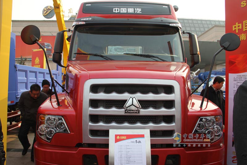 中國(guó)重汽威濼長(zhǎng)頭車(chē)