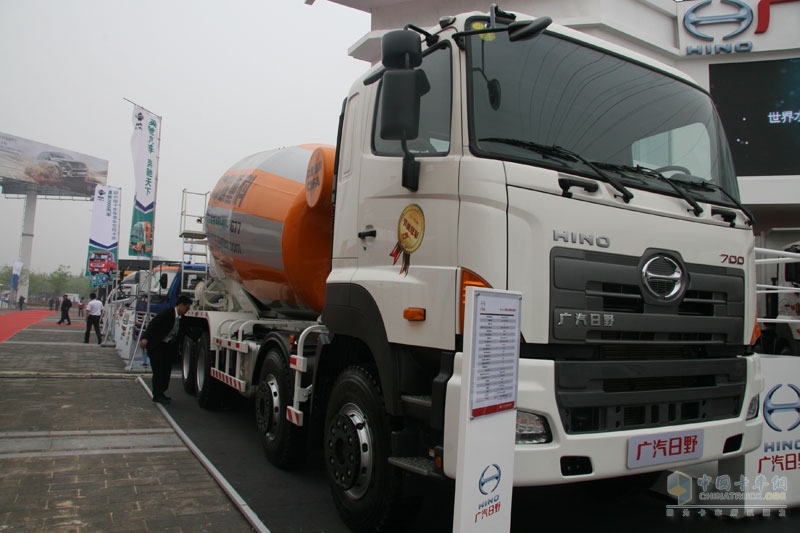 廣汽日野攜8×4新品首度亮相北京車(chē)展
