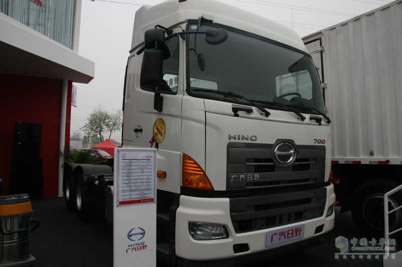 廣汽日野攜8×4新品首度亮相北京車(chē)展