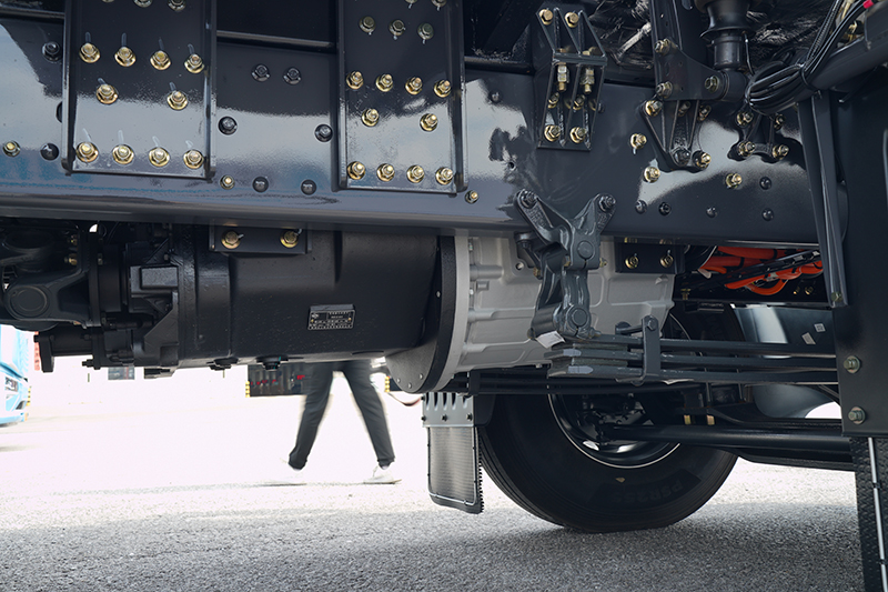 東風(fēng)柳汽乘龍 H5V 282kwh 6x4 充換電一體牽引車
