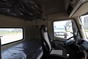 東風柳汽乘龍 H5V 460馬力 6x4 輕量化牽引車