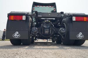 東風柳汽乘龍 H5V 460馬力 6x4 輕量化牽引車