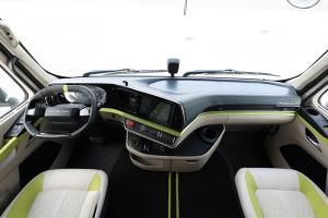 東風柳汽乘龍 H5V 282kwh 6x4 充換電一體牽引車