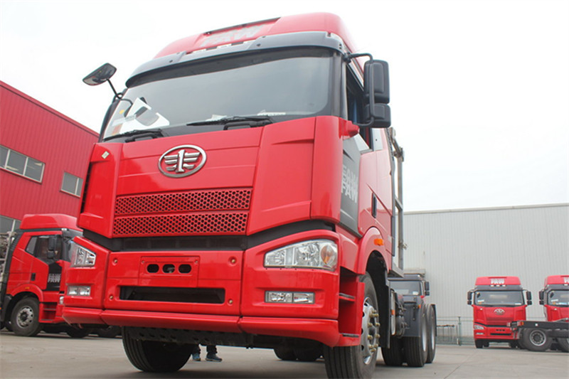 一汽解放 J6P重卡 390馬力 6X4 國四LNG牽引車(CA4250P66T1A2E22M4)