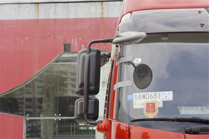 一汽解放 J6P重卡 領(lǐng)航版 460馬力 6X4 國五牽引車(CA4250P66K24T1AE5)