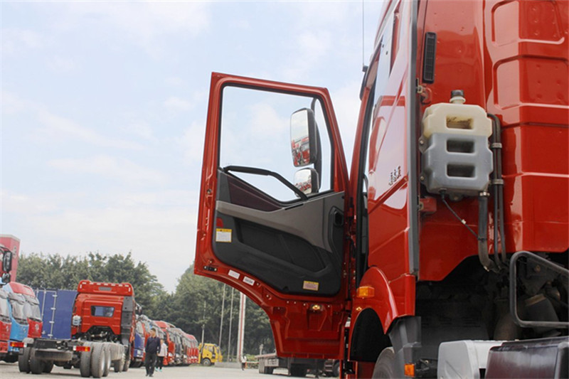 一汽解放 J6P重卡 領(lǐng)航版 460馬力 6X4 國五牽引車(CA4250P66K24T1AE5)