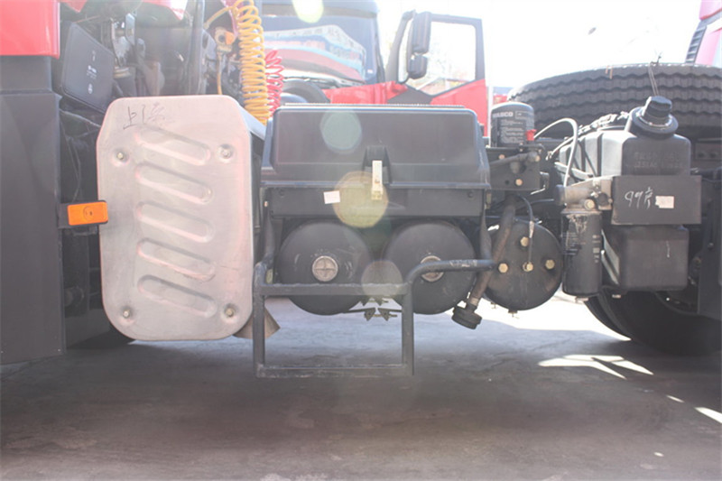 一汽解放 J6P重卡 輕量化版 420馬力 6X4 國四牽引車(CA4250P66K24T1A1E4X)