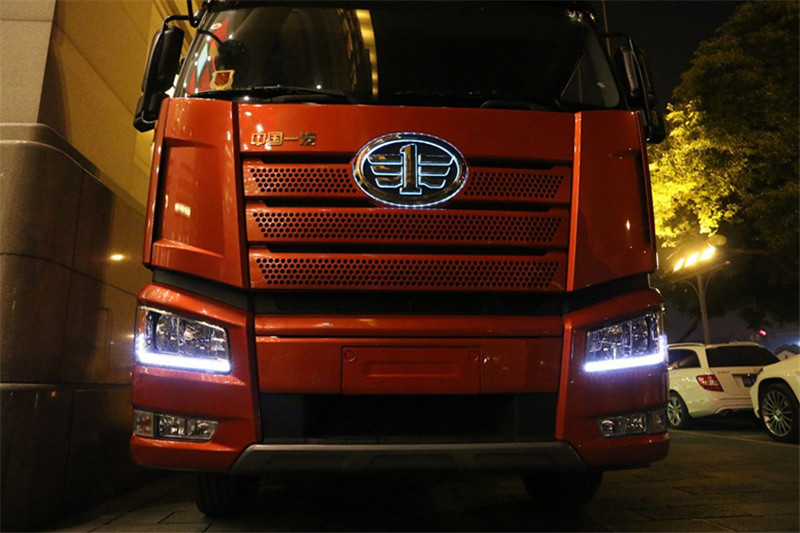 一汽解放 新J6P重卡 500馬力 6X4 國(guó)五牽引車(CA4250P66K25T1A1E5)