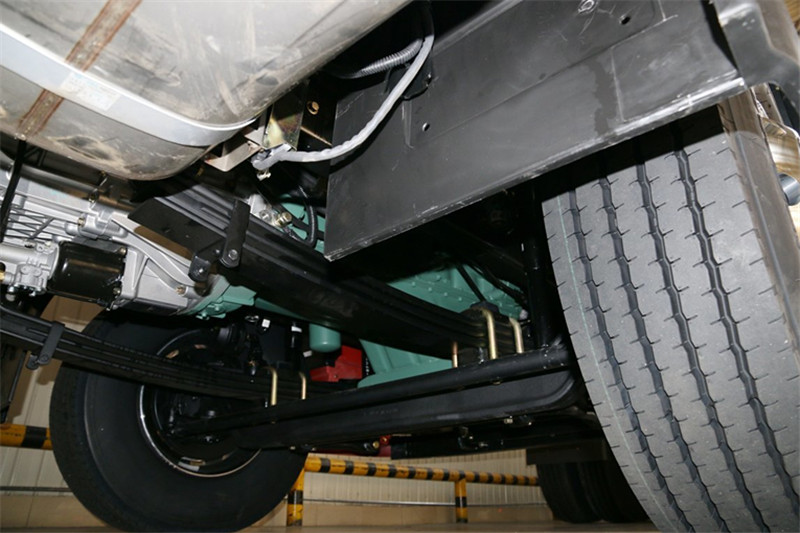 一汽解放 新J6P重卡 500馬力 6X4 國(guó)五牽引車(CA4250P66K25T1A1E5)