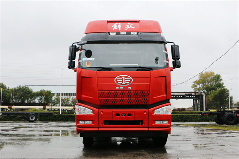 一汽解放 J6P重卡 寒區(qū)版 420馬力 6X4牽引車(CA4250P66K24T1E5)