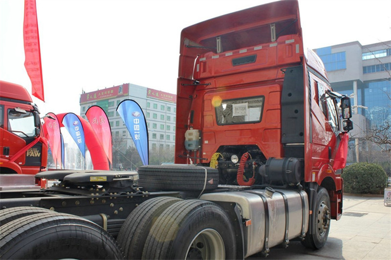 一汽解放 J6P重卡 領(lǐng)航版 460馬力 6X4 國四牽引車(CA4250P66K24T1A1E4) 