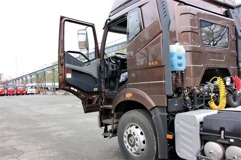 一汽解放 J6P重卡 領(lǐng)航危化版 460馬力 6X4 國(guó)四牽引車(chē)(CA4250P66K24T1A1E4)