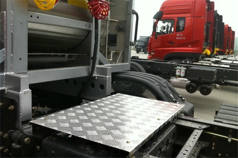 東風(fēng)商用車 天龍重卡 420馬力 6X4 國五牽引車(DFH4250A4)