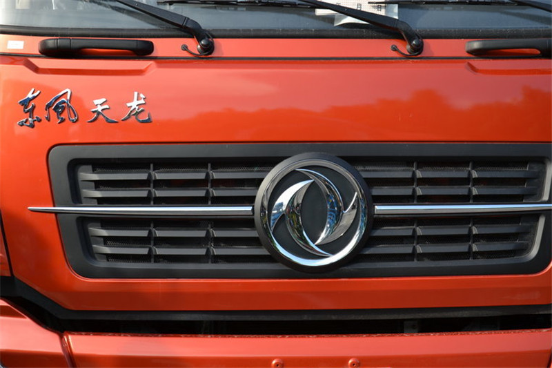 東風(fēng)商用車 新天龍準(zhǔn)重卡 270馬力 4X2 國(guó)四牽引車(DFL4160B2)