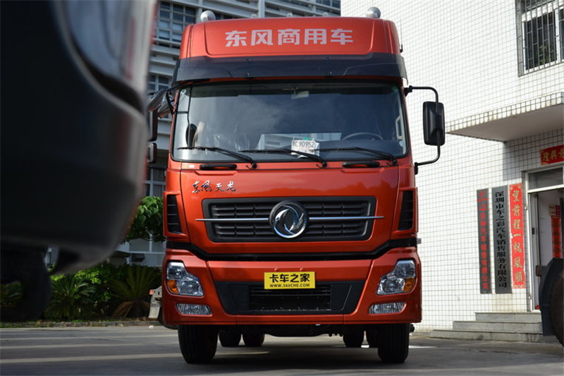 東風(fēng)商用車 新天龍準(zhǔn)重卡 270馬力 4X2 國(guó)四牽引車(DFL4160B2)