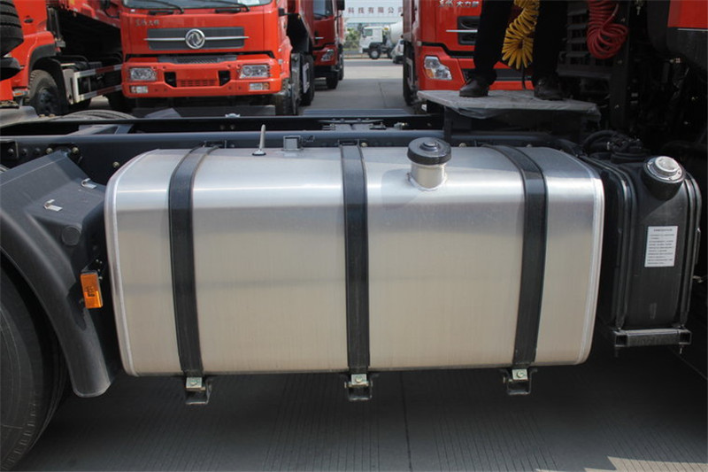 東風(fēng)商用車(chē) 天龍重卡 315馬力 4X2 國(guó)四牽引車(chē)(13T后橋)(DFL4181A6)
