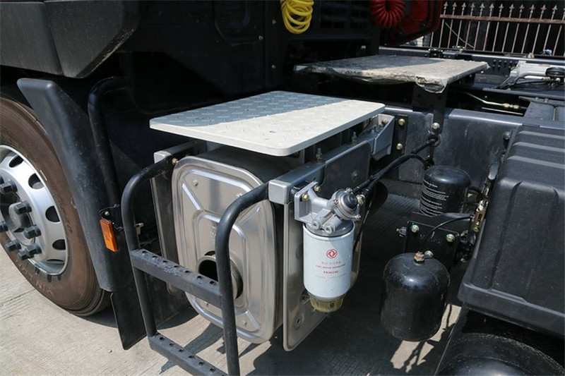 東風(fēng)商用車(chē) 新天龍重卡 420馬力 4X2 國(guó)四牽引車(chē)(DFL4181A8)