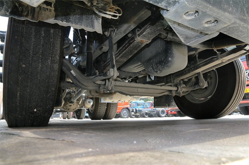 東風(fēng)商用車(chē) 新天龍重卡 420馬力 4X2 國(guó)四牽引車(chē)(DFL4181A8)