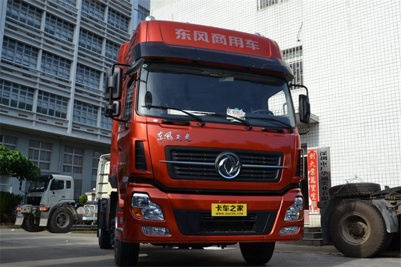 東風(fēng)商用車 新天龍重卡 385馬力 4X2 國四牽引車(DFL4181A8)