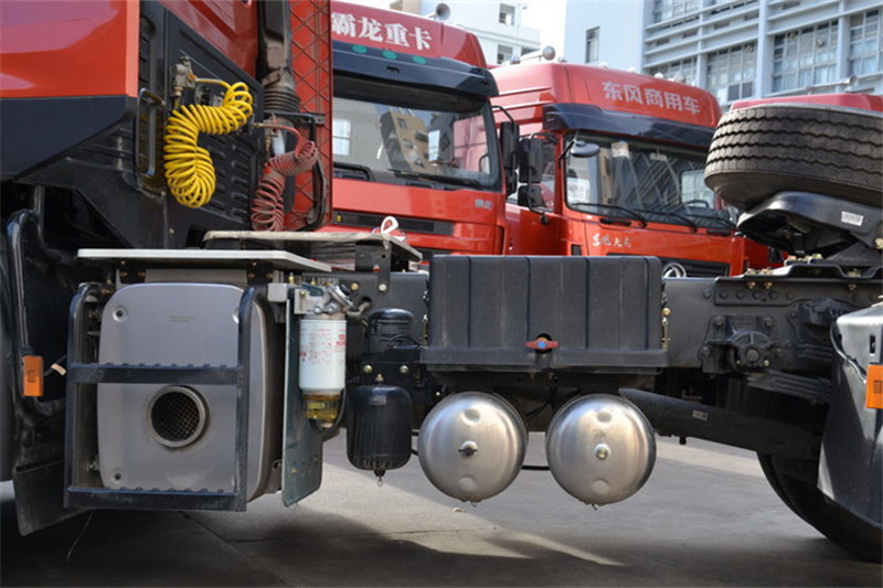 東風(fēng)商用車 新天龍重卡 385馬力 4X2 國四牽引車(DFL4181A8)