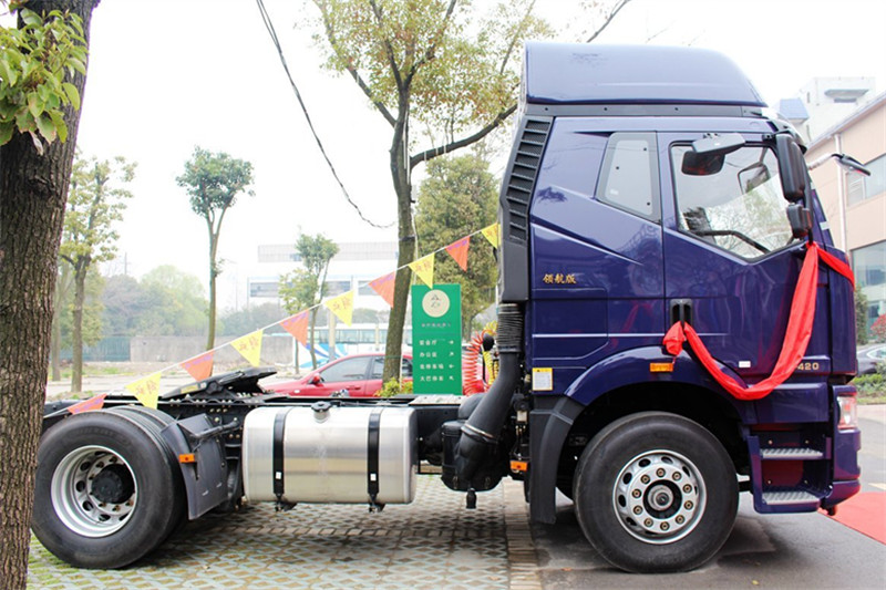 一汽解放 J6P重卡 精裝版 460馬力 6X2R 國四牽引車(CA4250P66K24T2A1E4)