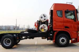 聯(lián)合卡車 U260重卡 260馬力 4X2 國五 LNG牽引車(蓬翔單級減速橋)(SQR4182N6Z)