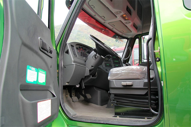 一汽解放柳特 新安捷(L5R)重卡 350馬力 6X2 國五LNG牽引車(CA4252N2E5R5T3A90)