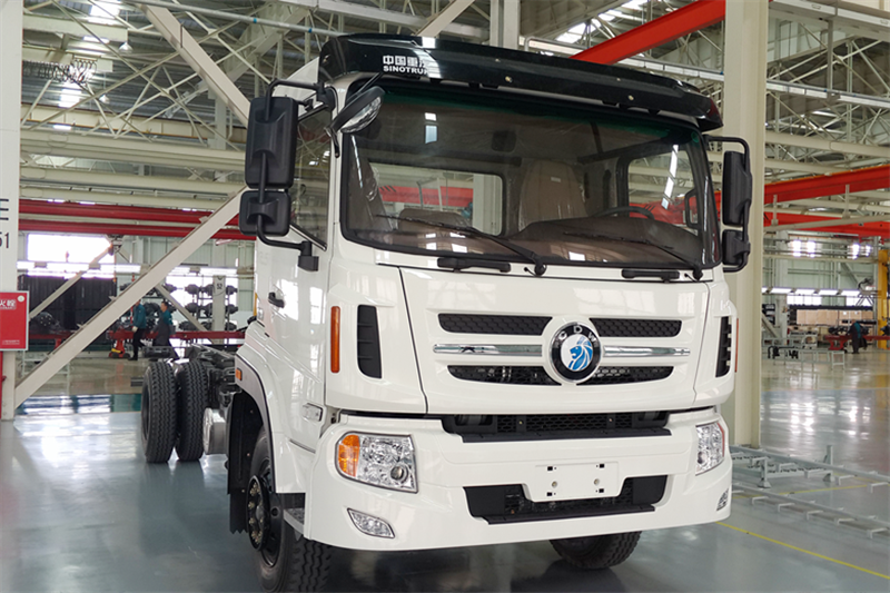 重汽王牌 W5D-M中卡 180馬力 4X2 6.8米 國(guó)四倉(cāng)柵式載貨車(chē)(CDW5161CCYA1N4L)