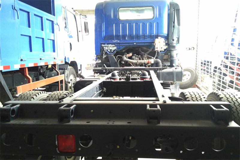 中國(guó)重汽 豪曼 160馬力 4X2 4.5米 國(guó)四自卸車底盤(ZZ3068F17DB0)