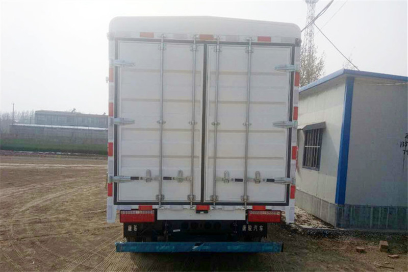 唐駿歐鈴 T3系列 95馬力 3.9米 4X2 國四排半倉柵式輕卡(ZB5043CCYLPD6F)