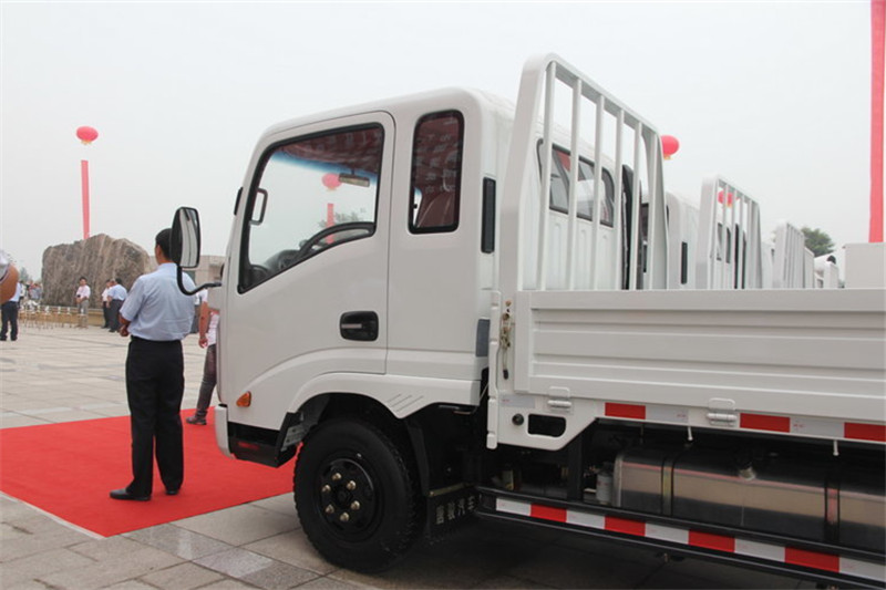 唐駿歐鈴 T3系列 113馬力 4.2米 4X2 單排廂式輕卡(ZZB5041XXYJDD6V)