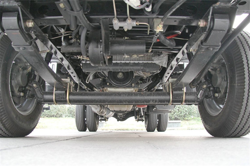 唐駿歐鈴 賽菱A6 1.24L 88馬力 汽油/CNG 3.1米 國(guó)四單排欄板微卡(ZB1021ADC3F)