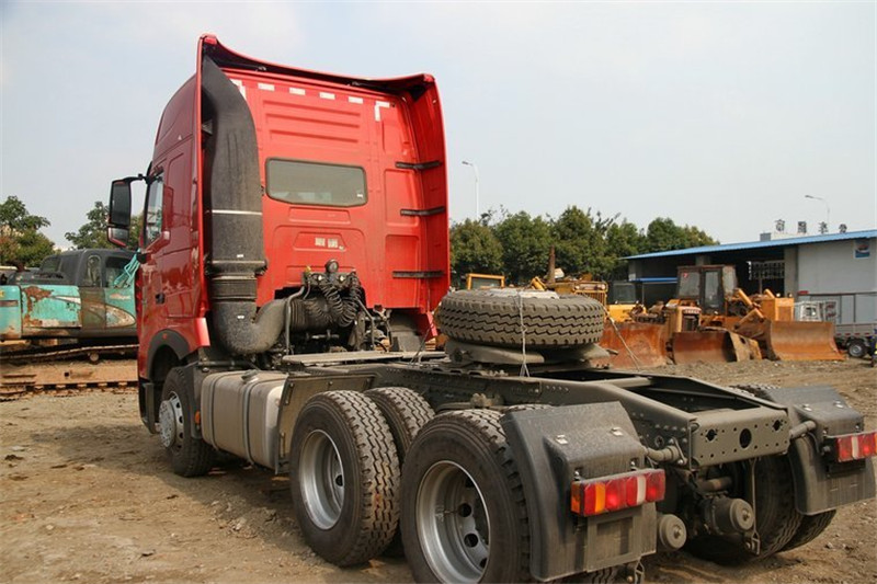 中國重汽 HOWO T7H重卡 320馬力 4X2 國四危險(xiǎn)品牽引車(ZZ4187V361HD1W)(高頂)