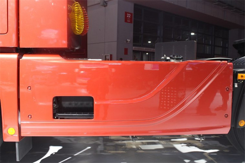 福田 歐曼EST-A 6系重卡 430馬力  國(guó)五6X4危險(xiǎn)品牽引車(BJ4269SNFKB-AD)