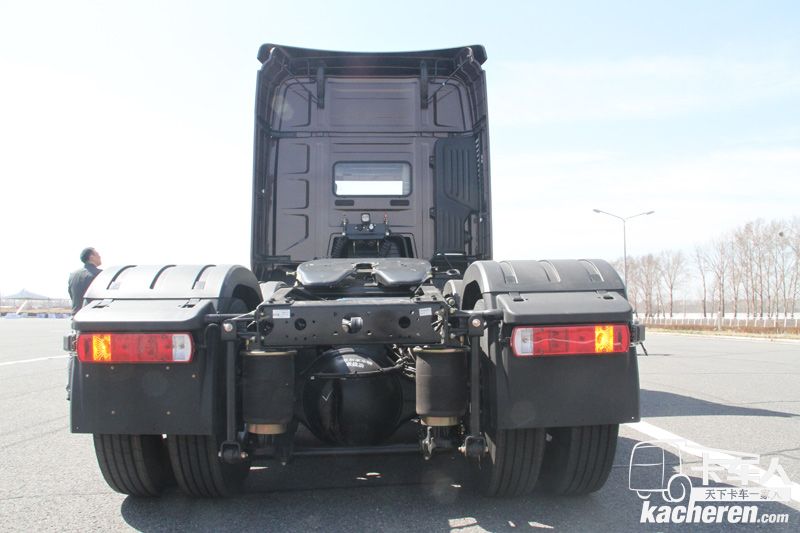 一汽解放 J7重卡 500馬力 6X4 國(guó)五牽引車(chē)(CA4250P77K25T1E5)