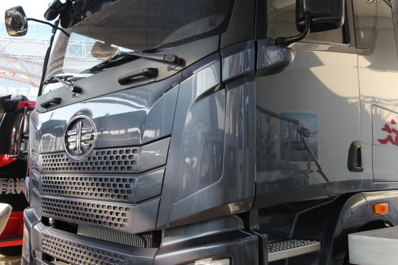 一汽解放青汽 JH6重卡 460馬力 6X4 國五牽引車(CA4250P25K2T1E5A)
