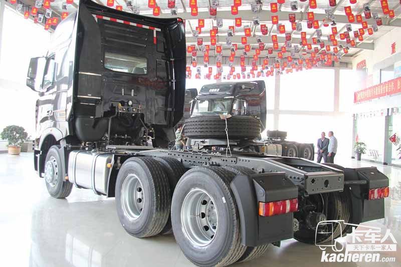 中國(guó)重汽 HOWO T7H重卡 480馬力 4X2 國(guó)四牽引車(高頂)(ZZ4187V361HD1B) 